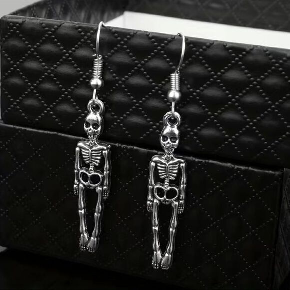 Skeleton dangle earrings in silver. Measurements in pictures. - Picture 4 of 7